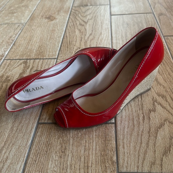 Prada Red Patent Leather Espadrille Wedge Peep Toe Heels Size 39 (8.5-9) - Picture 6 of 16